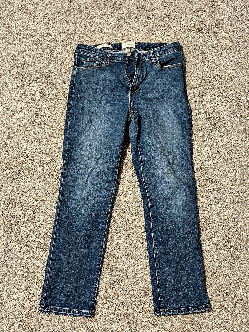 Universal Thread Mid-Rise Straight Leg Jeans Blue Straight Leg Jeans